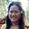Dieses Portrait-Foto zeigt die Thaifrau Muay. Klick hier für Details und ein großes Bild von ihr.